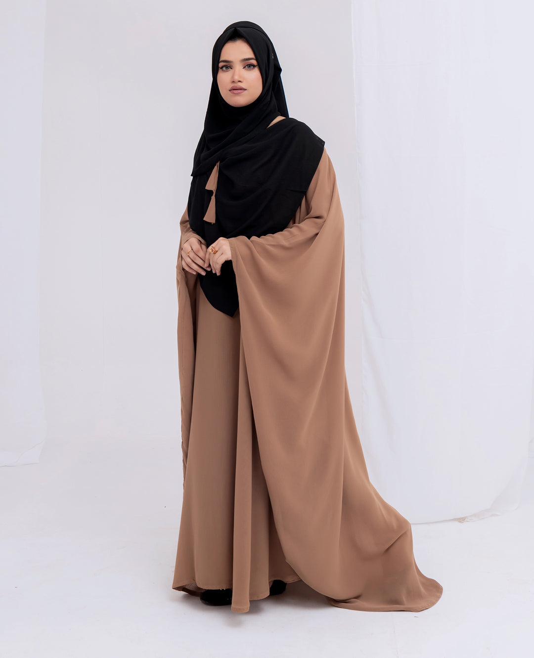 KaftanStyleBeigeAbaya01